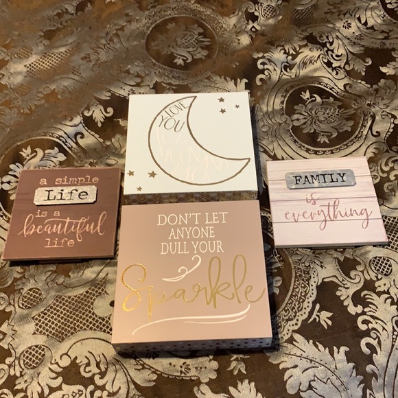 ๐ธHome decor-4 pieces๐ธ - Picture 1 of 14